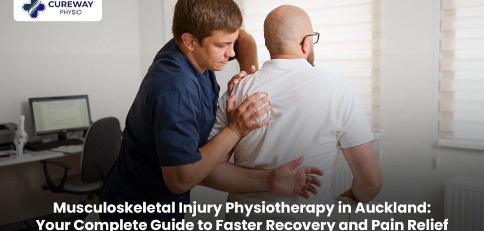 Musculoskeletal Injury Physiotherapy in Auckland Guide Physiotherapist treating a patient with a musculoskeletal injury in Auckland clinic
