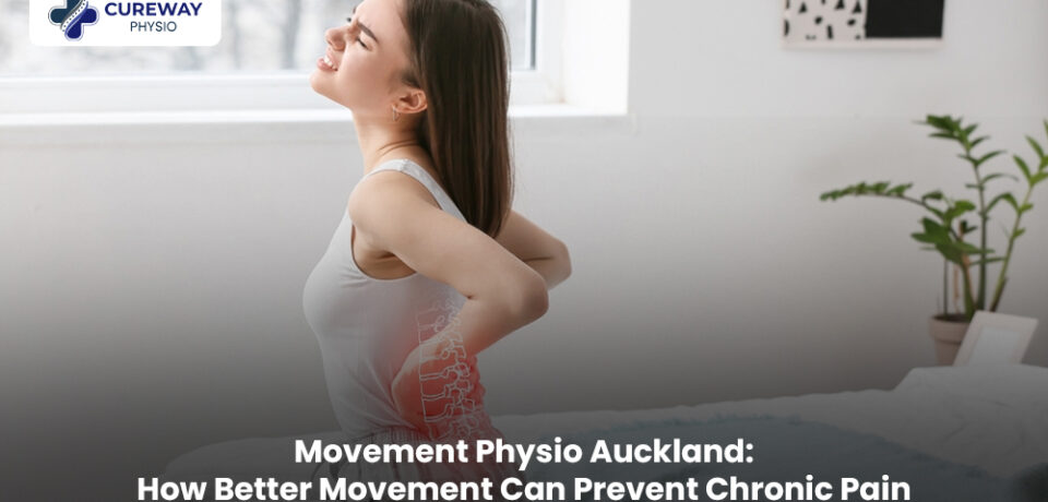 Movement Physio Auckland for Chronic Pain Relief Physiotherapist guiding a patient through movement exercises in an Auckland clinic to improve mobility and prevent chronic pain.